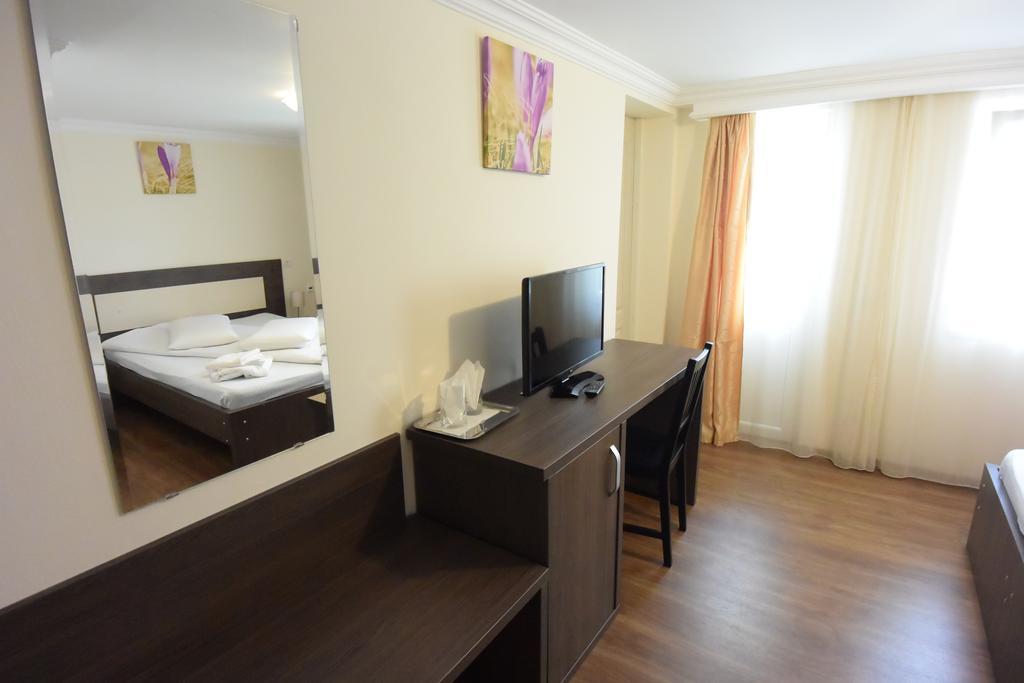 Hotel Arizona Тимишоара Экстерьер фото