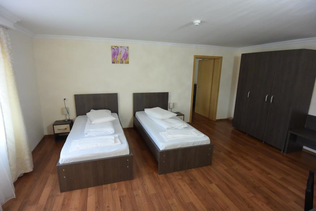 Hotel Arizona Тимишоара Экстерьер фото