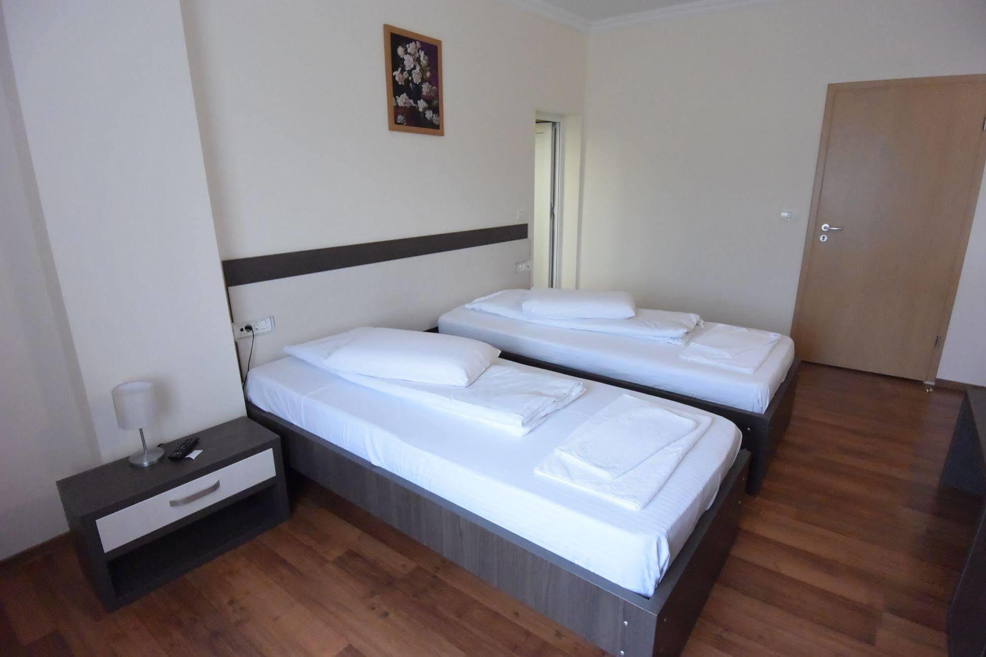Hotel Arizona Тимишоара Экстерьер фото